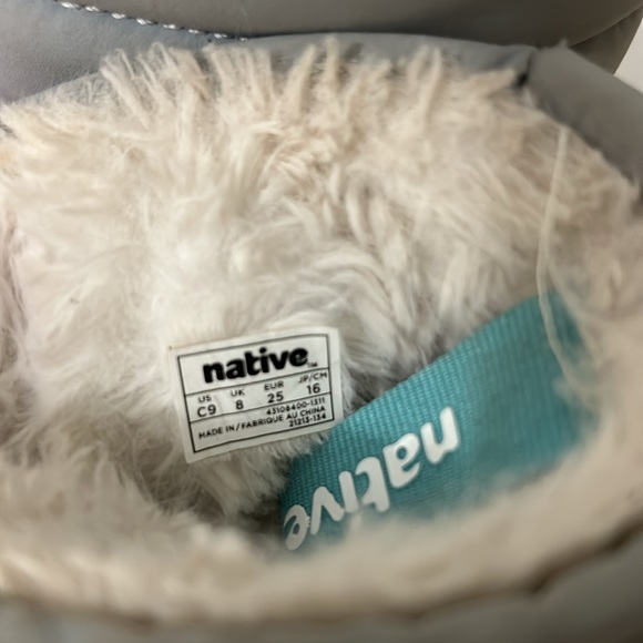 Native Toddler Boots - Picture 2 of 3